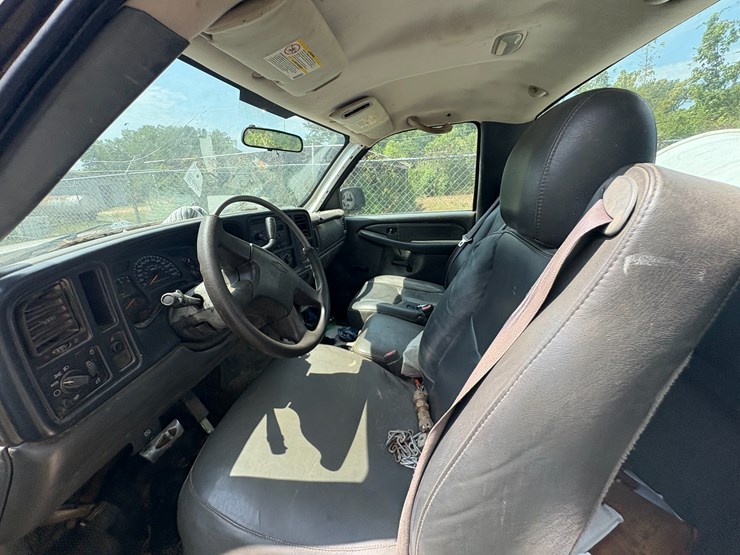 2006-chevrolet-silverado-image-27