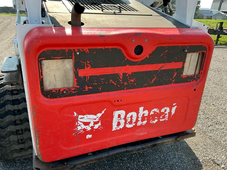 2015-bobcat-t770-image-22