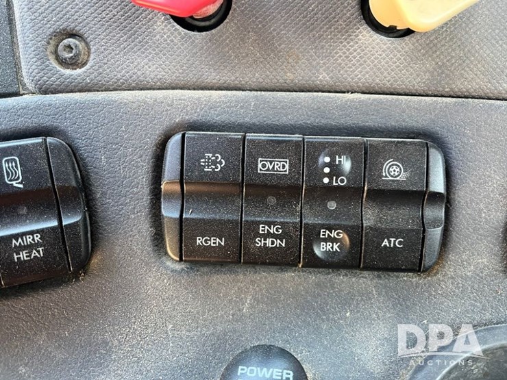 2013-freightliner-cascadia-day-cab-truck-(jn2570,-unit-4038)-image-72
