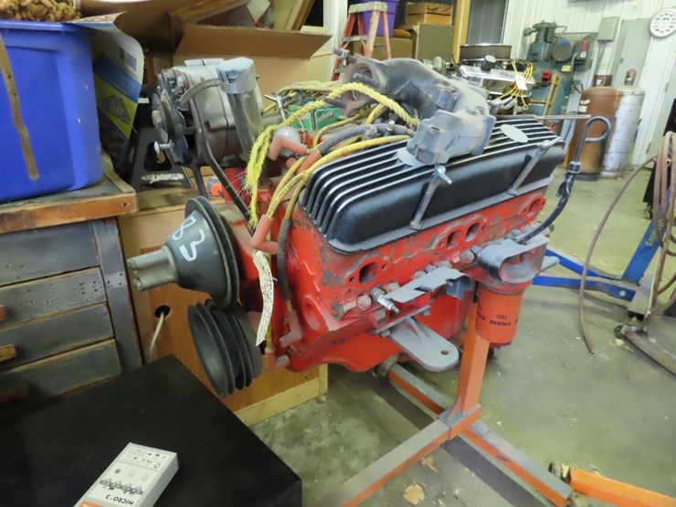 1967-chevrolet-283-motor-on-stand-image-1
