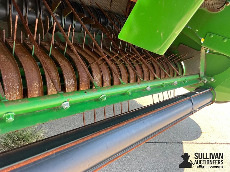 2023-john-deere-560m-image-10