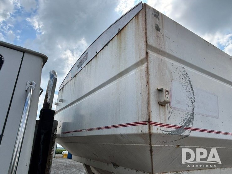 2005-sterling-dry-tender-truck-(gp11242,-unit-111565)-image-34
