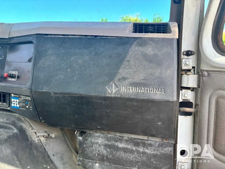 1999-ihc-8100-flatbed-truck-(gp11125,-unit-17355)-image-56