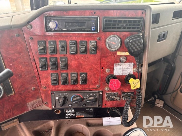 2004-ihc-9400i-dry-tender-truck-(gp11023,-unit-193)-image-93