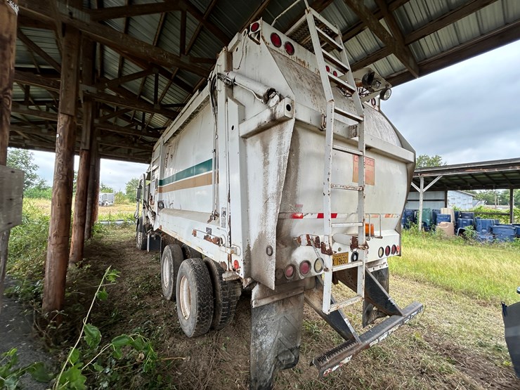 #46-•-#25939-•-inop-2003-mack-mr-t/a-daycab-garbage-truck-vin:-1m2k185c33m009372-image-4