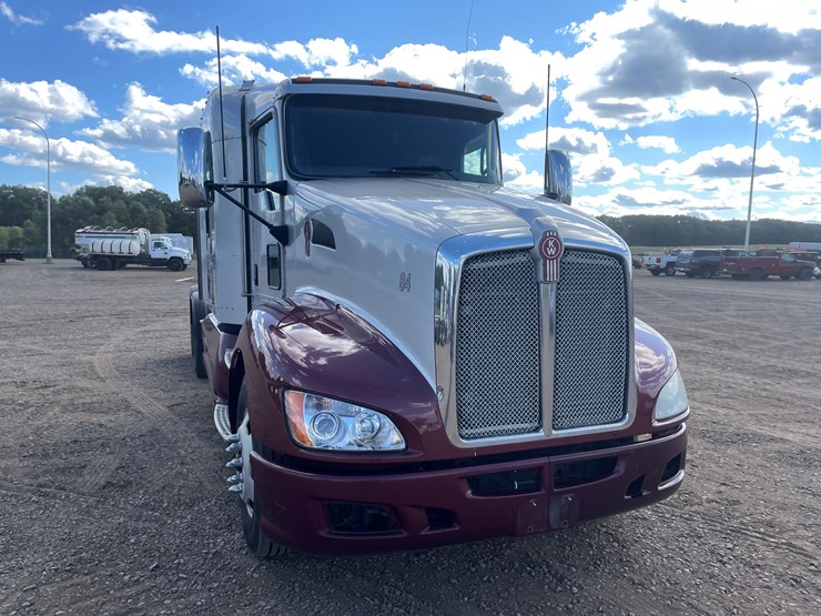 2012-kenworth-t660-image-5
