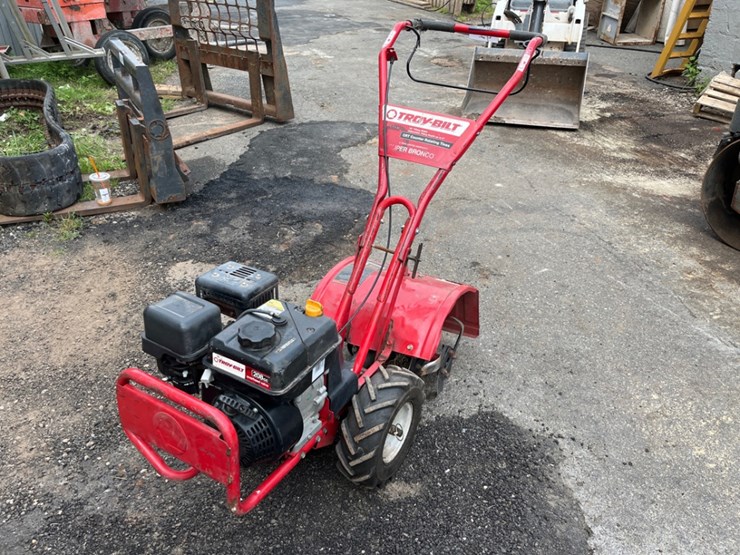 troy-bilt-super-bronco-image-2