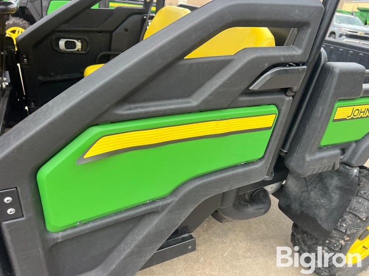 2016-john-deere-gator-image-12