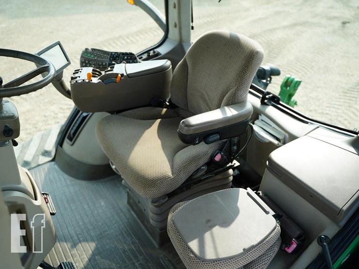 2013-john-deere-8335rt-image-34