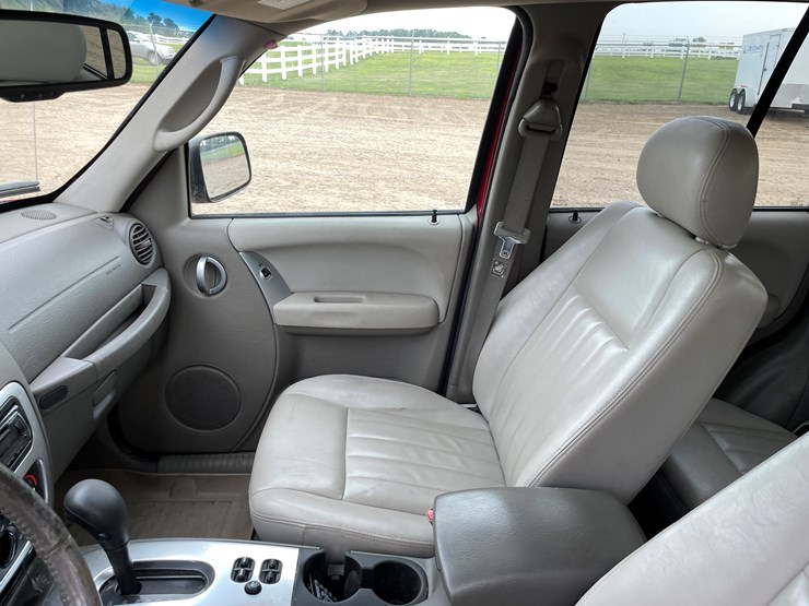 2006-jeep-liberty-image-28