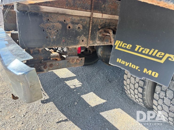 1999-ihc-8100-flatbed-truck-(gp11125,-unit-17355)-image-35