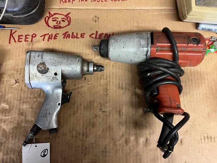 group-of-(2)-ass't-1/2"-impact-wrenches-image-1