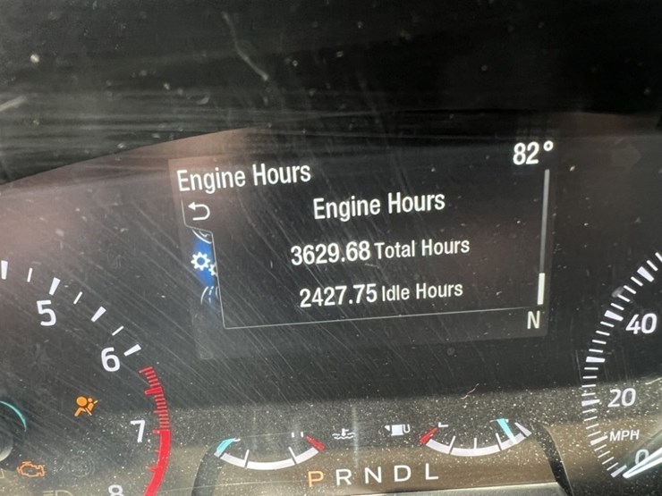 2020-ford-explorer-image-30