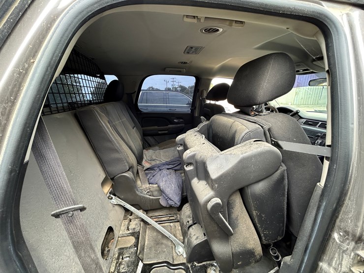 2014-chevrolet-tahoe-image-28