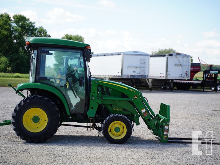 2014-john-deere-3033r-image-5