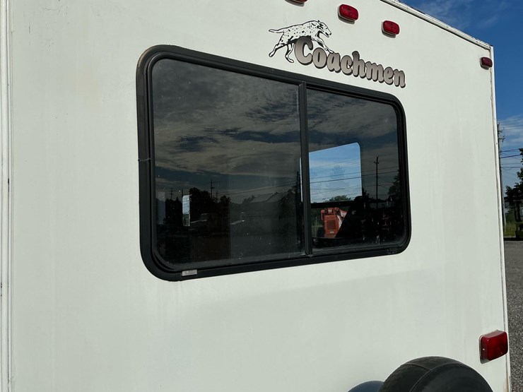 #2252-•-coachmen-futura-2000-travel-trailer*-image-22