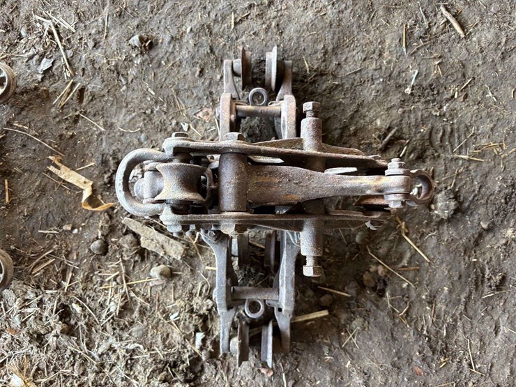 (2)-hay-trolleys-image-7