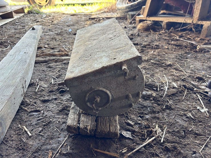 mailbox,-corn-hanger,-and-plow-beam-image-6