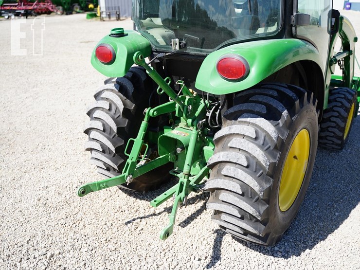 2014-john-deere-3033r-image-23