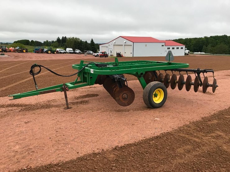 john-deere-110-image-1