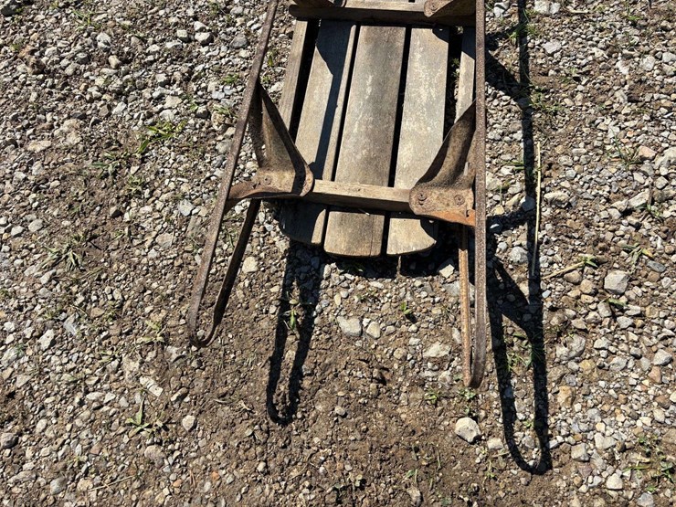 (4)-sleds-image-9