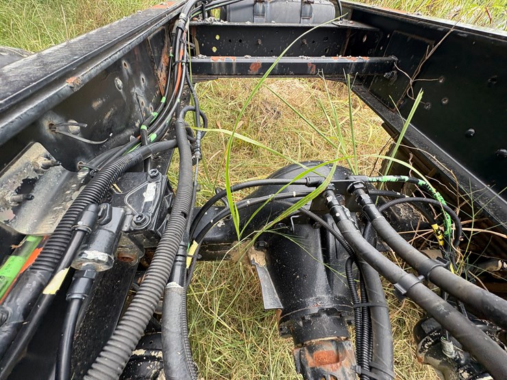 #48-•-#25351-•-inop-2005-gmc-c7500-t/a-daycab-truck-tractor-vin:-1gdm7c1395f500732-image-18