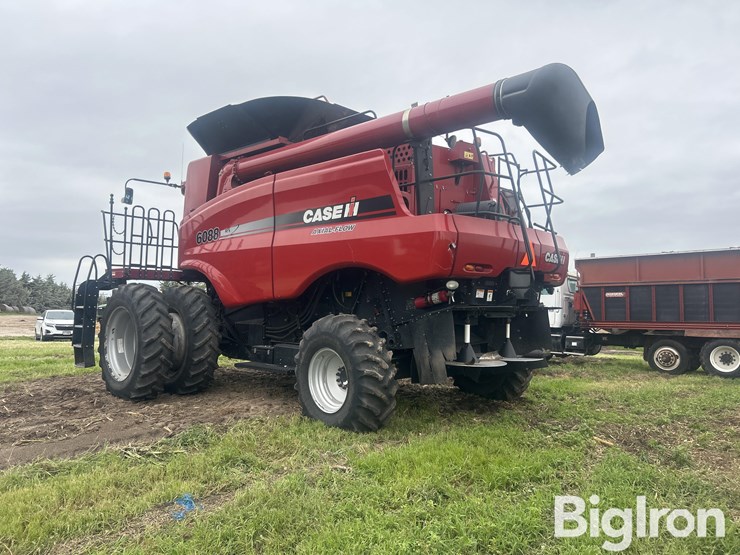 2009-case-ih-6088-image-7
