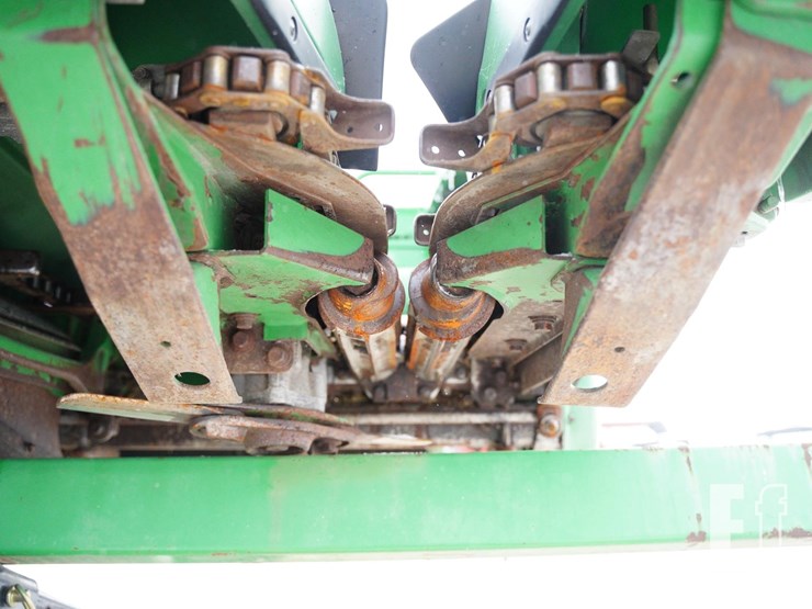2010-john-deere-608c-image-12