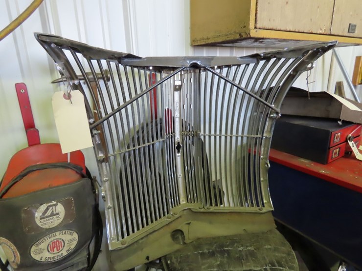 bob-drake-reproduction-1939/40-ford-grill-and-headlight-bezels-image-3