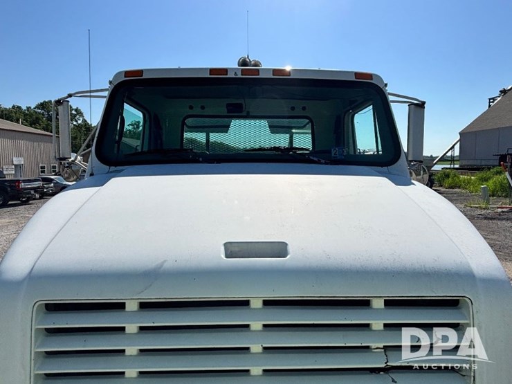 1999-ihc-8100-flatbed-truck-(gp11125,-unit-17355)-image-18