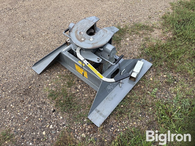 b&w-companion-5th-wheel-hitch-image-5