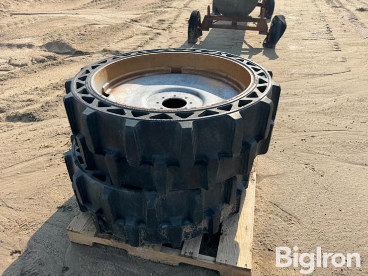 valley-revolution-47x15-airless-pivot-tires-image-3