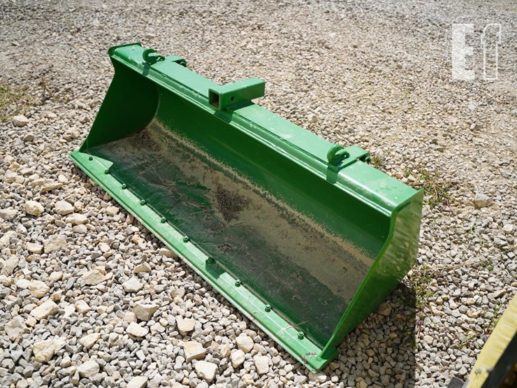 2014-john-deere-3033r-image-43