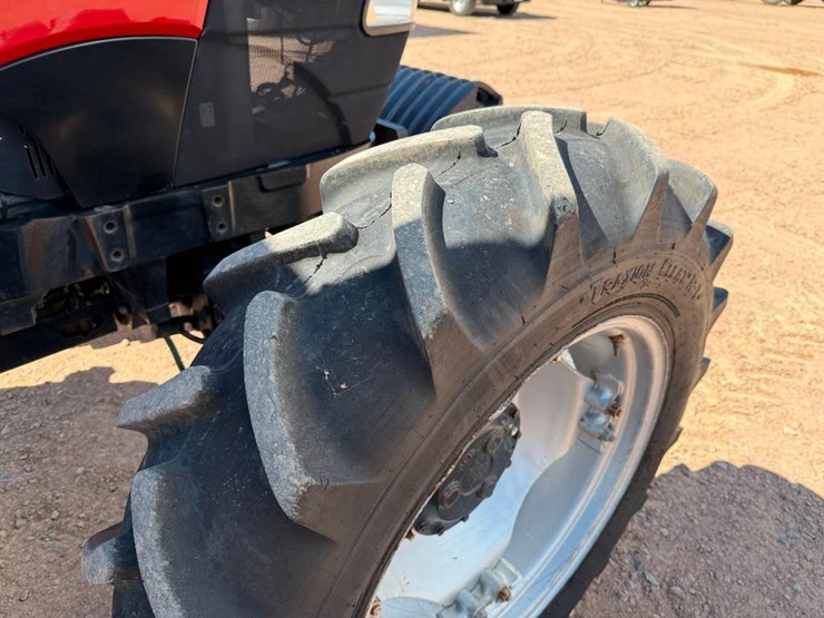2016-case-ih-farmall-130a-image-9