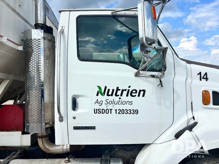 2005-sterling-dry-tender-truck-(gp11242,-unit-111565)-image-62