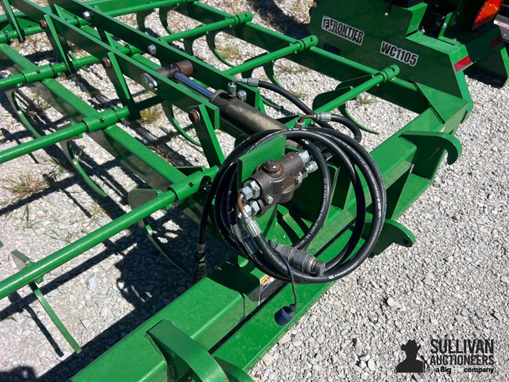 john-deere-72-image-11