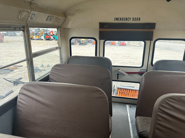#21-•-#23872-•-2002-international-genesis-school-bus-vin:-1hvbgaan22a916951-image-54
