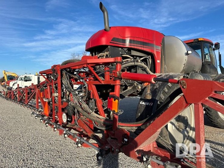 2015-case-ih-3200b-image-60
