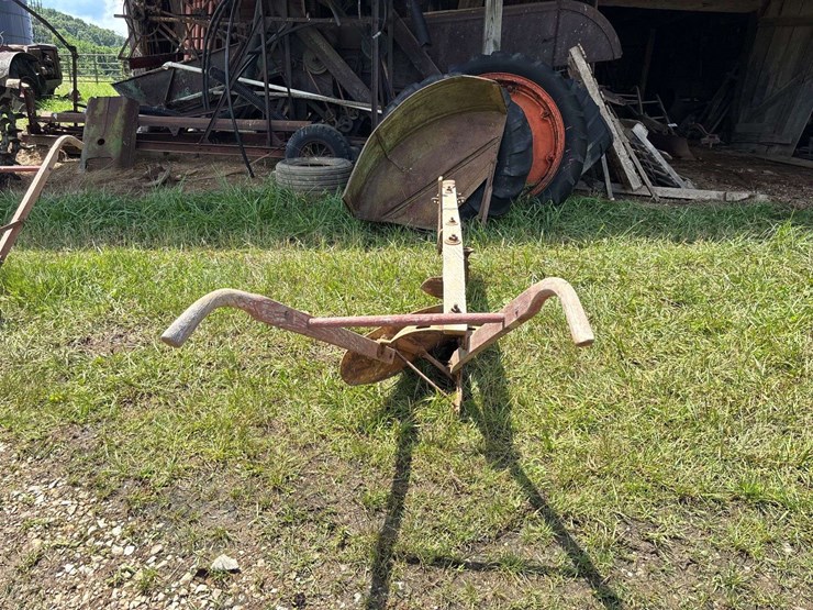 oliver-404-13”-walking-plow-image-6