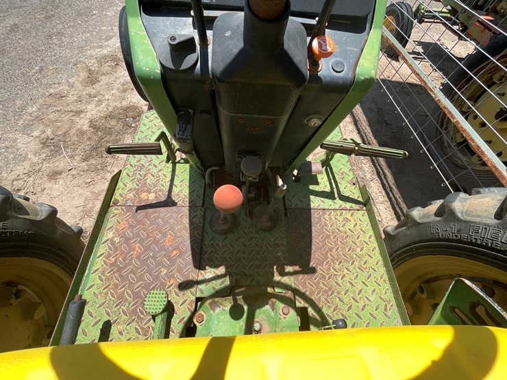 john-deere-2940-image-23