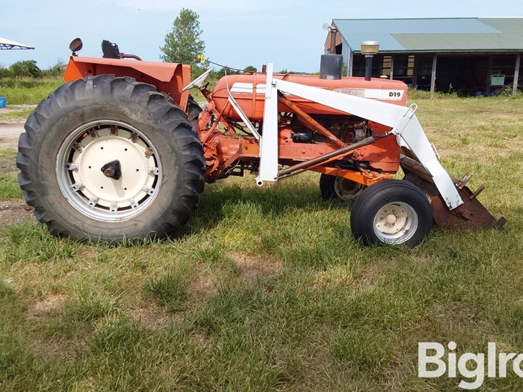 1961-allis-chalmers-d19-image-4