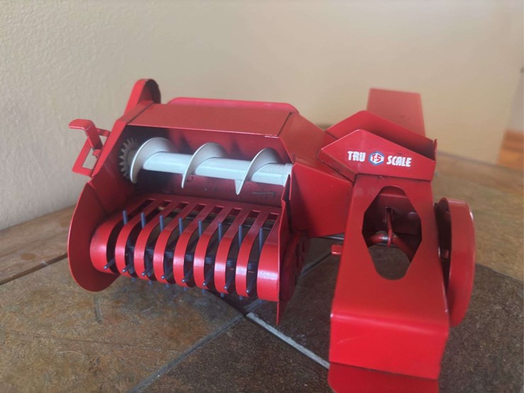 1/16-tru-scale-square-baler-carter-image-8