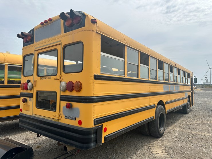 #21-•-#23872-•-2002-international-genesis-school-bus-vin:-1hvbgaan22a916951-image-3
