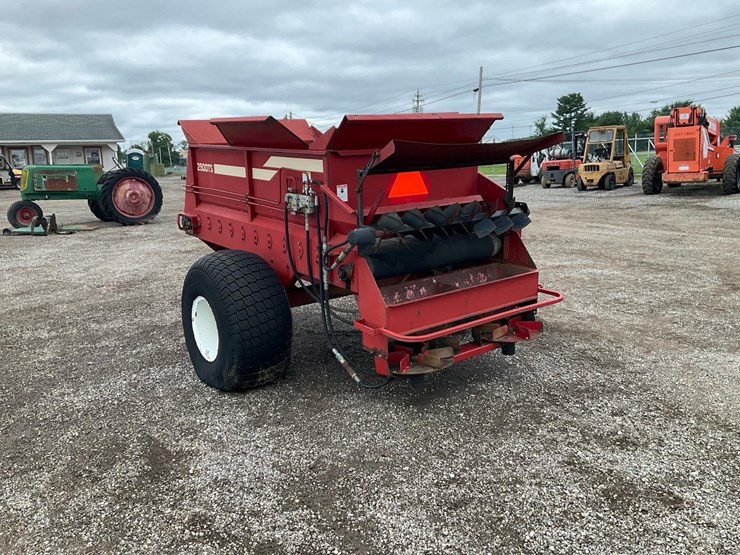 #2453-•-millcreek-2500-ts-spreader*-image-4
