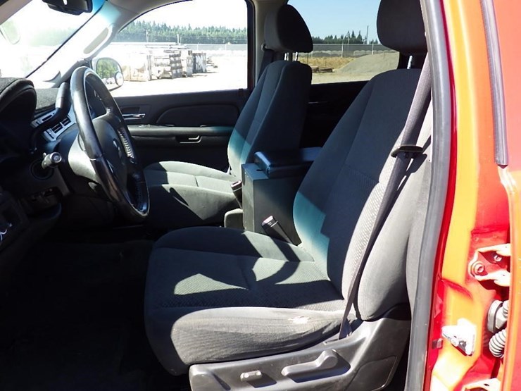 2007-chevrolet-tahoe-image-17