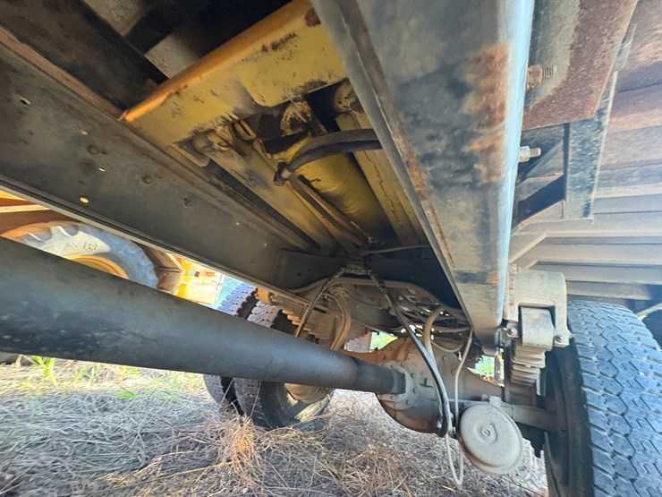 2000-ford-f750-image-29