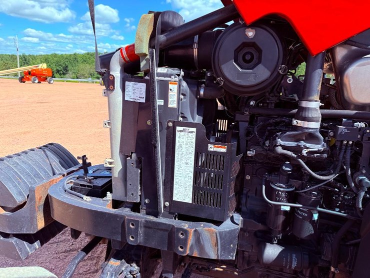 2016-case-ih-farmall-130a-image-32