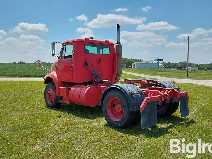 1990-international-8100-image-7