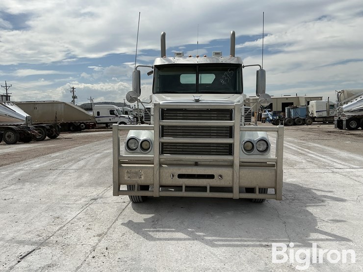 2017-freightliner-coronado-132-image-2