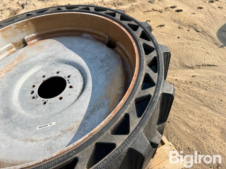 valley-revolution-47x15-airless-pivot-tires-image-15